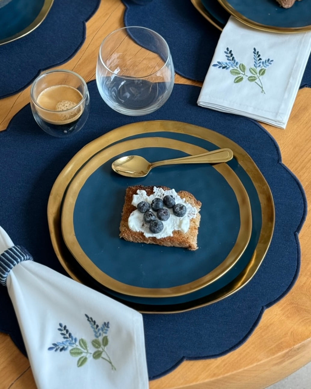 INDIVIDUAL REDONDO FLOR - AZUL MARINO