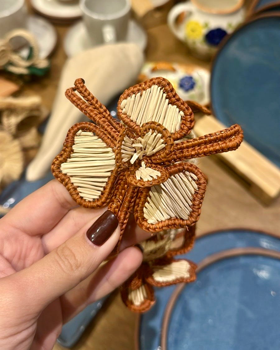 THREADED NAPKIN HOLDER SET