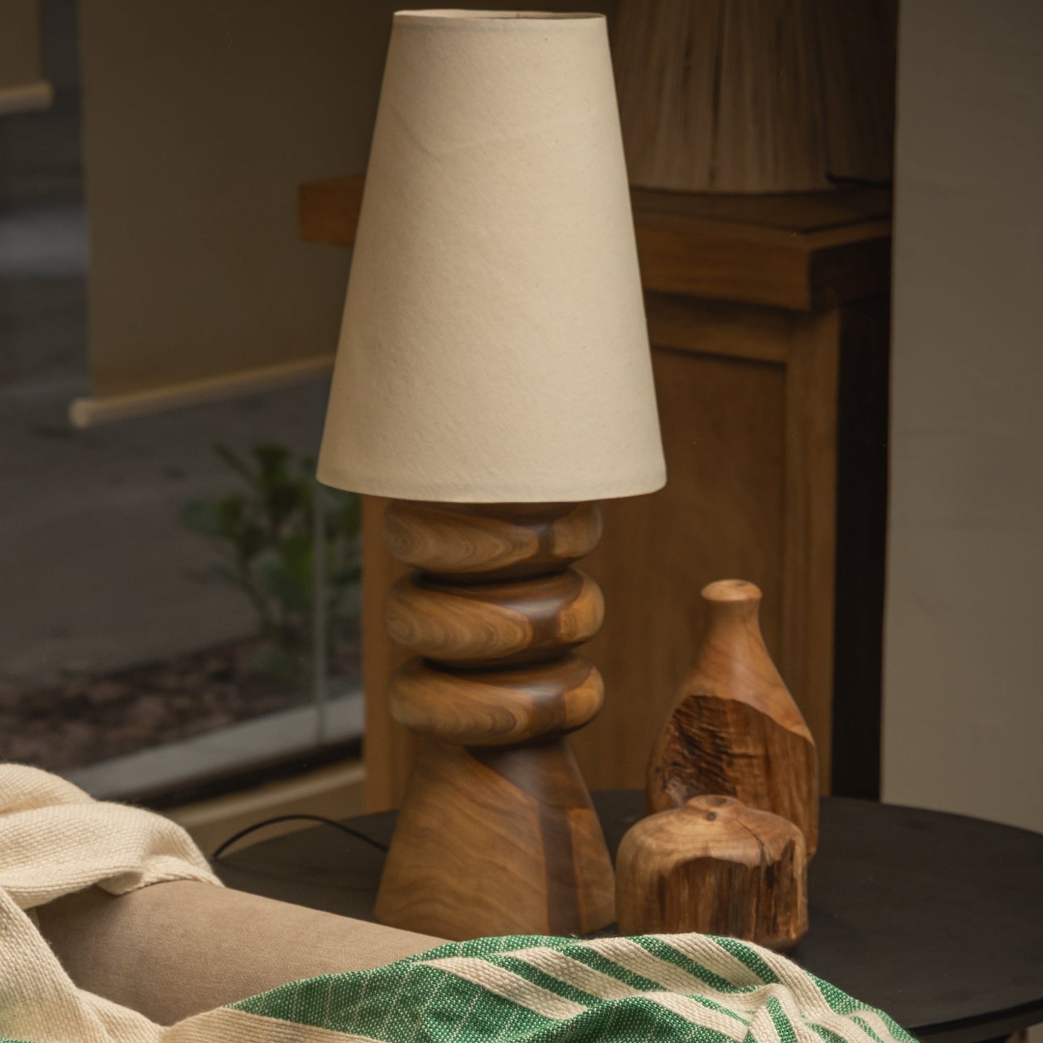 HANDCRAFTED CERAMIC TABLE TABLE