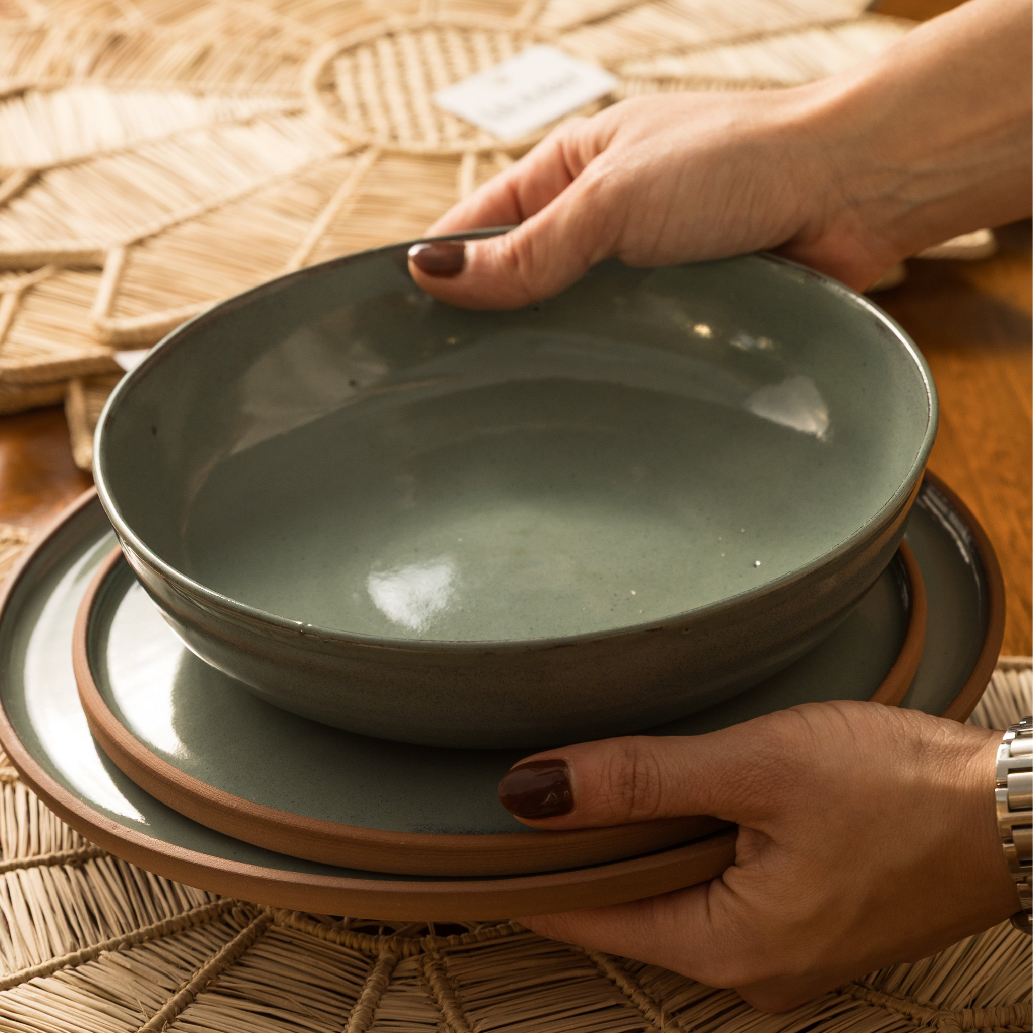 PLATO HONDO CERÁMICA ARTESANAL LAUREL