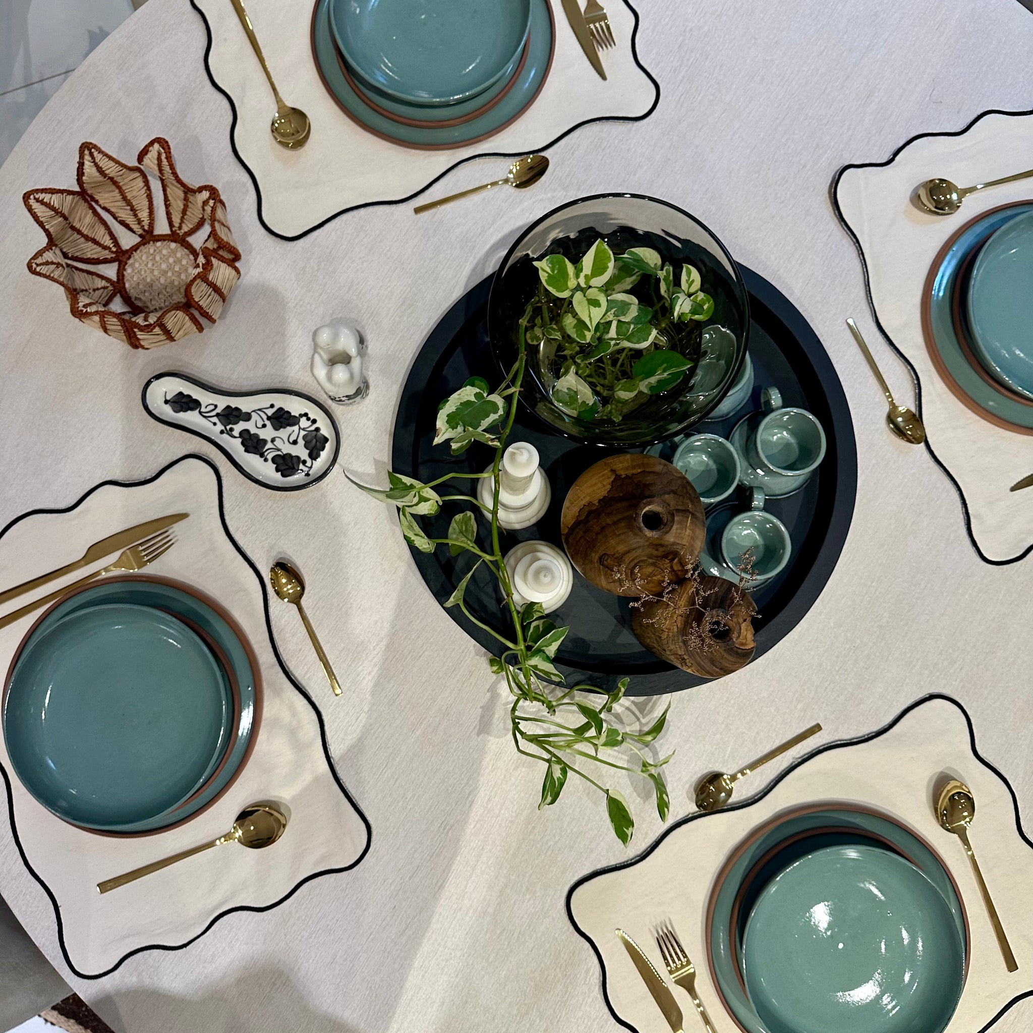 INDIVIDUAL RECTANGULAR ONDULADO MARCO NEGRO