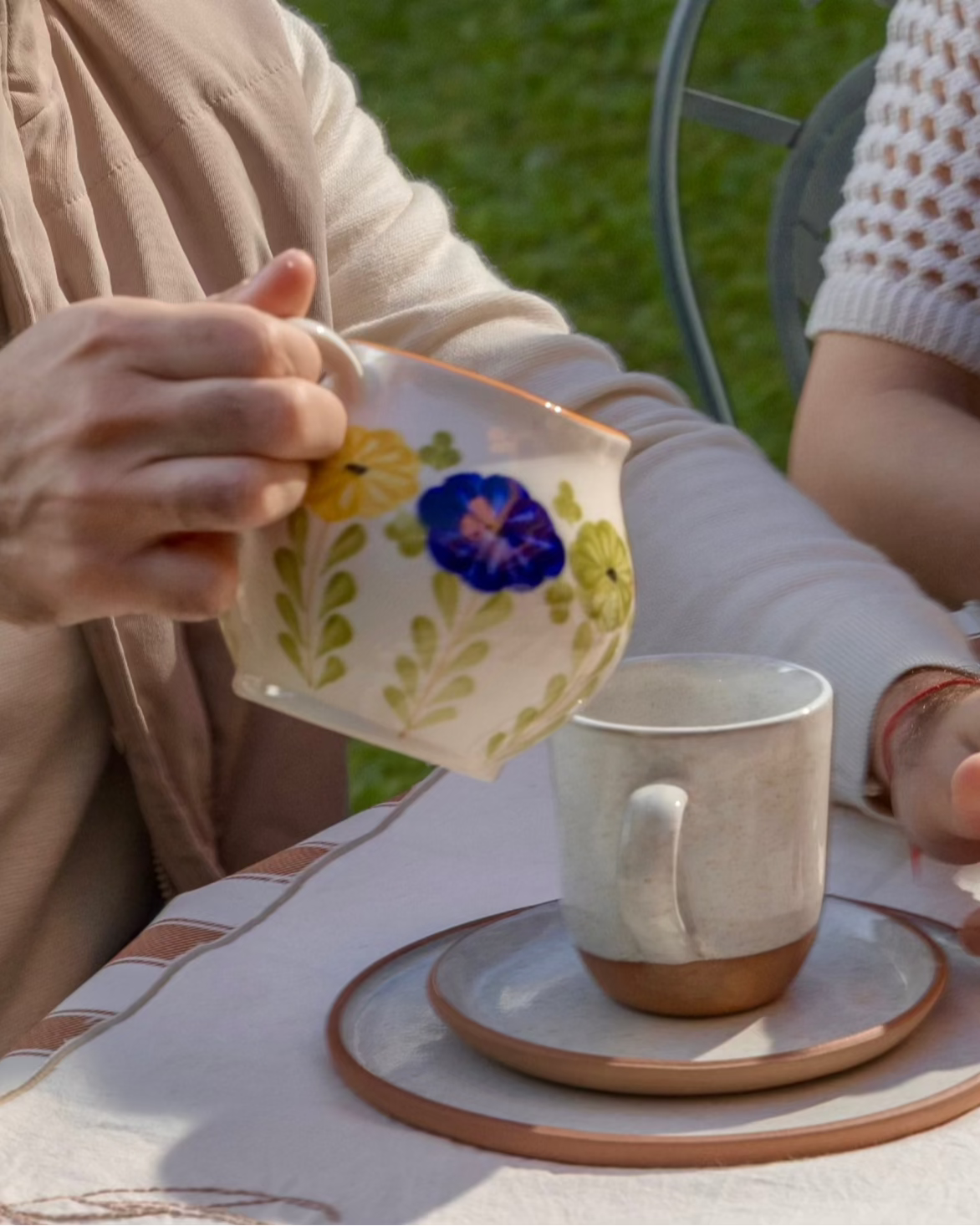 JARRA DE CERAMICA PINTADA A MANO