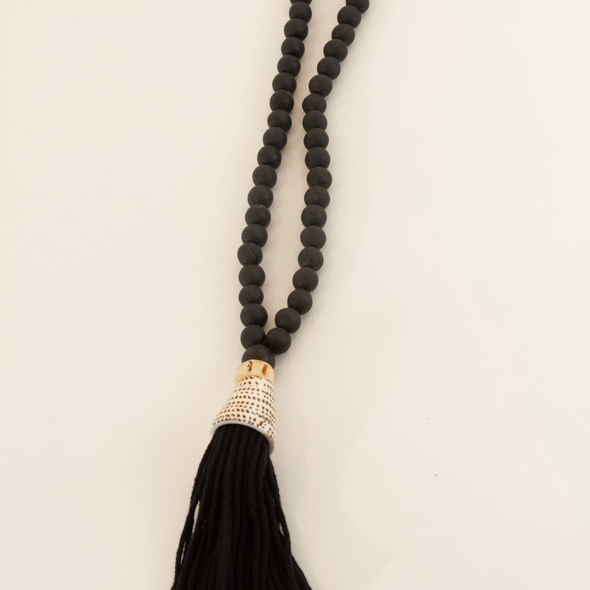 COLLAR GRANDE CARACOL Y MADERA