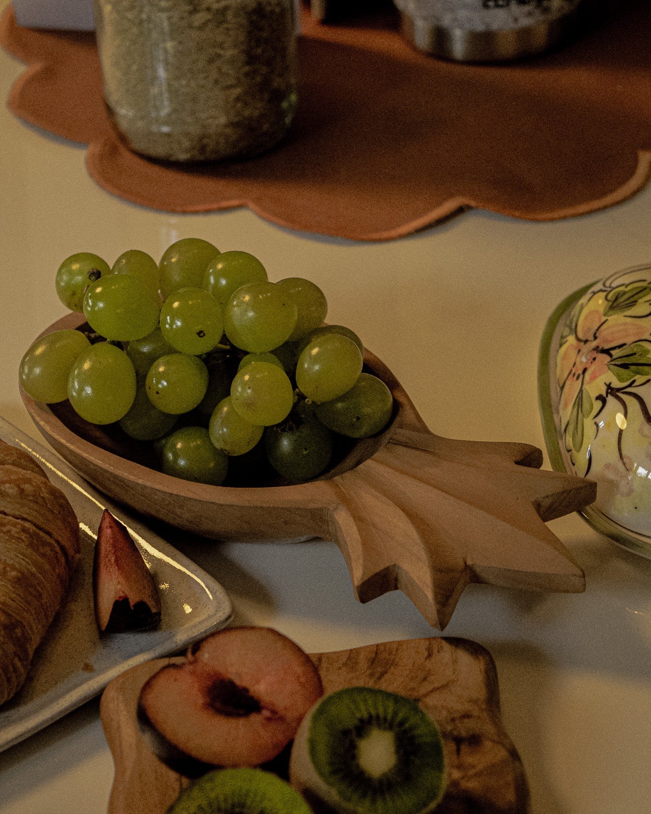 PLATO PIÑA DE MADERA