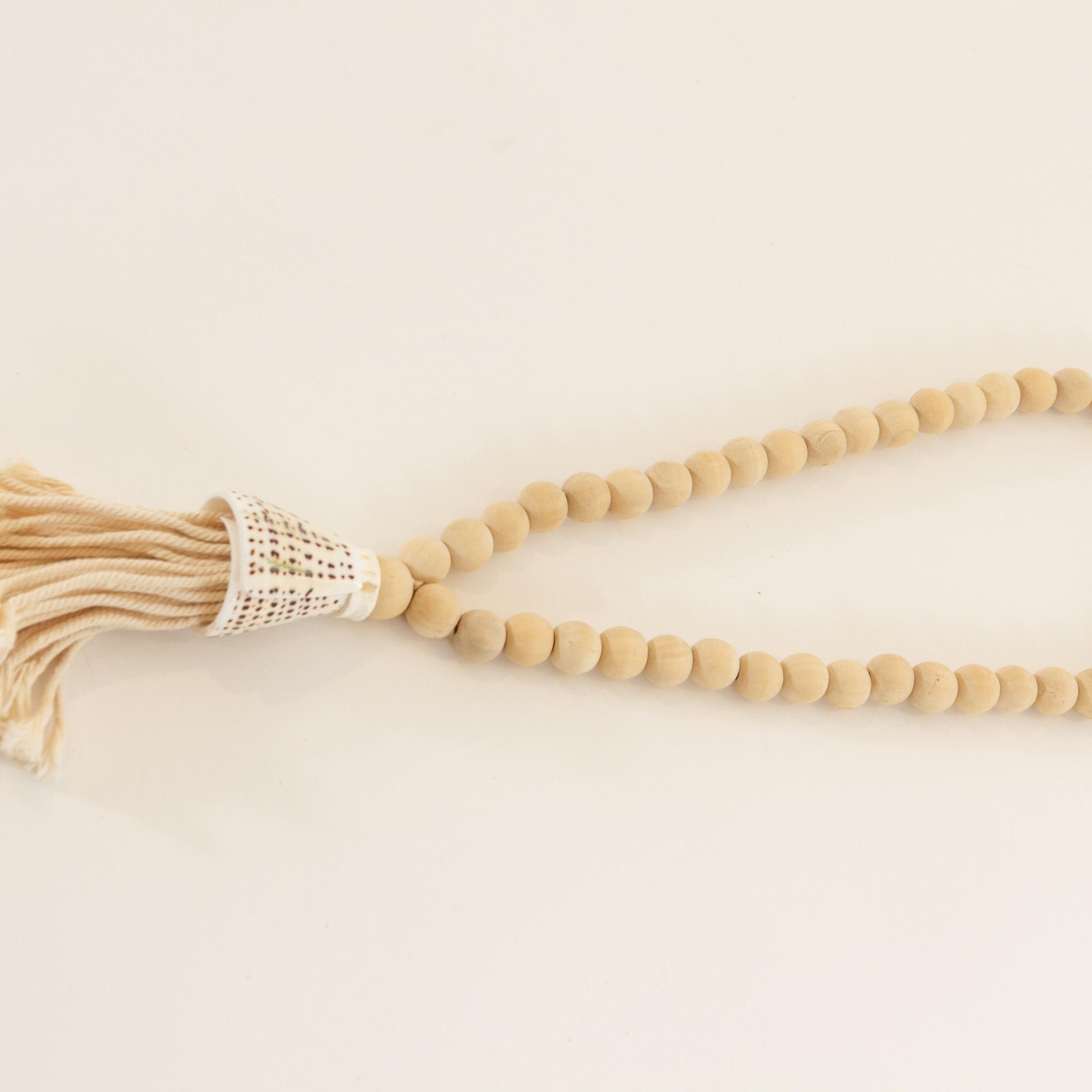 COLLAR GRANDE CARACOL Y MADERA