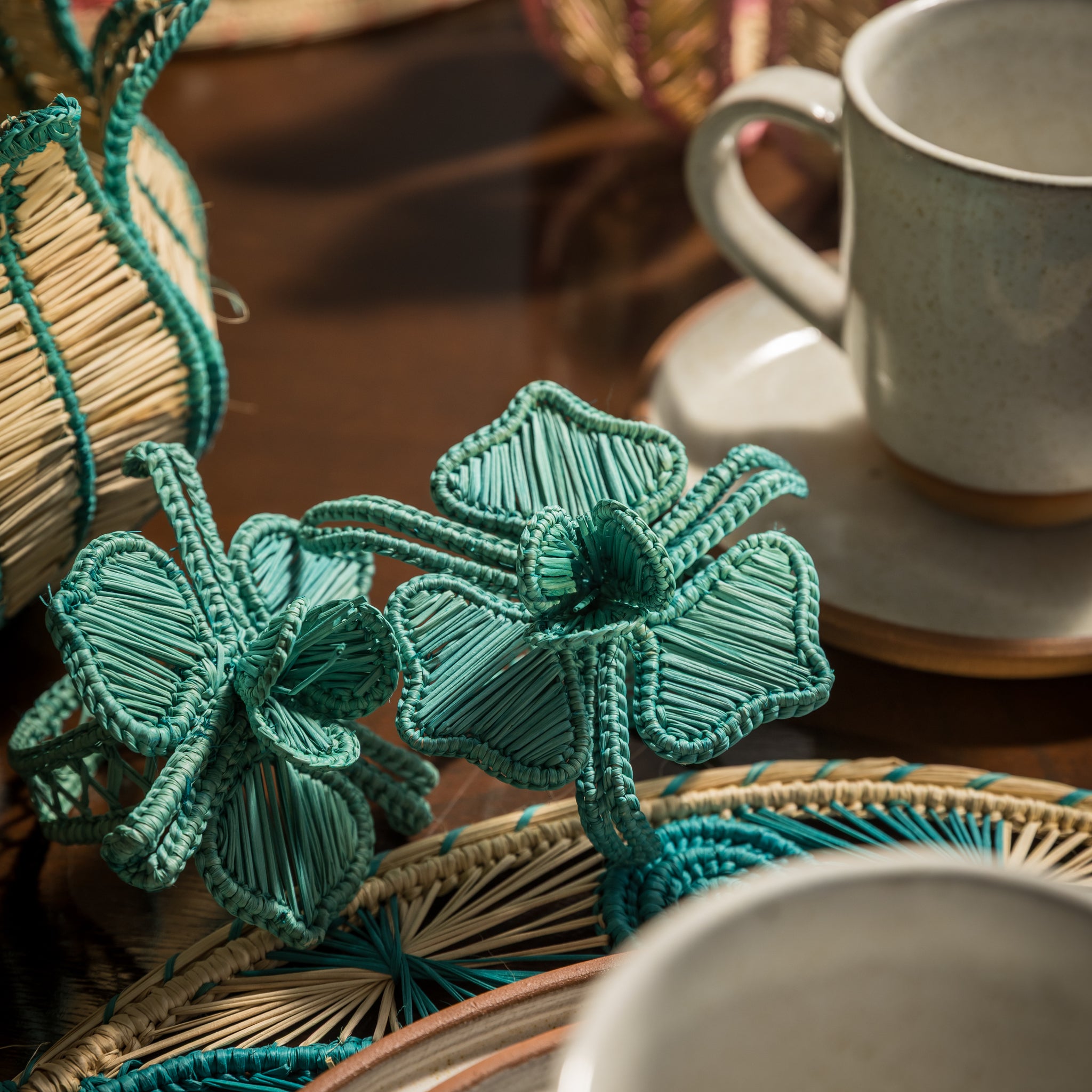 DECO PIECE - WAVE BOOK HOLDER