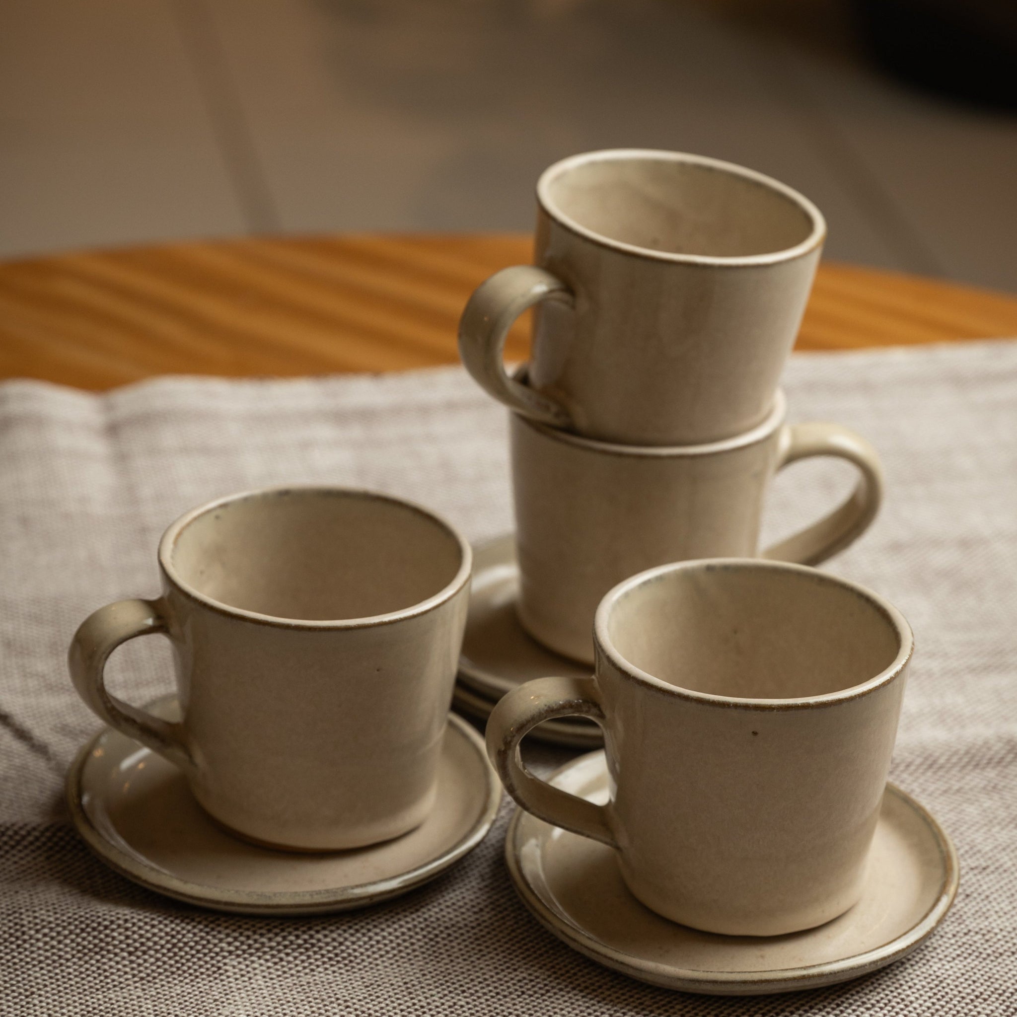 TUSCANY CUPS AND PLATES SET