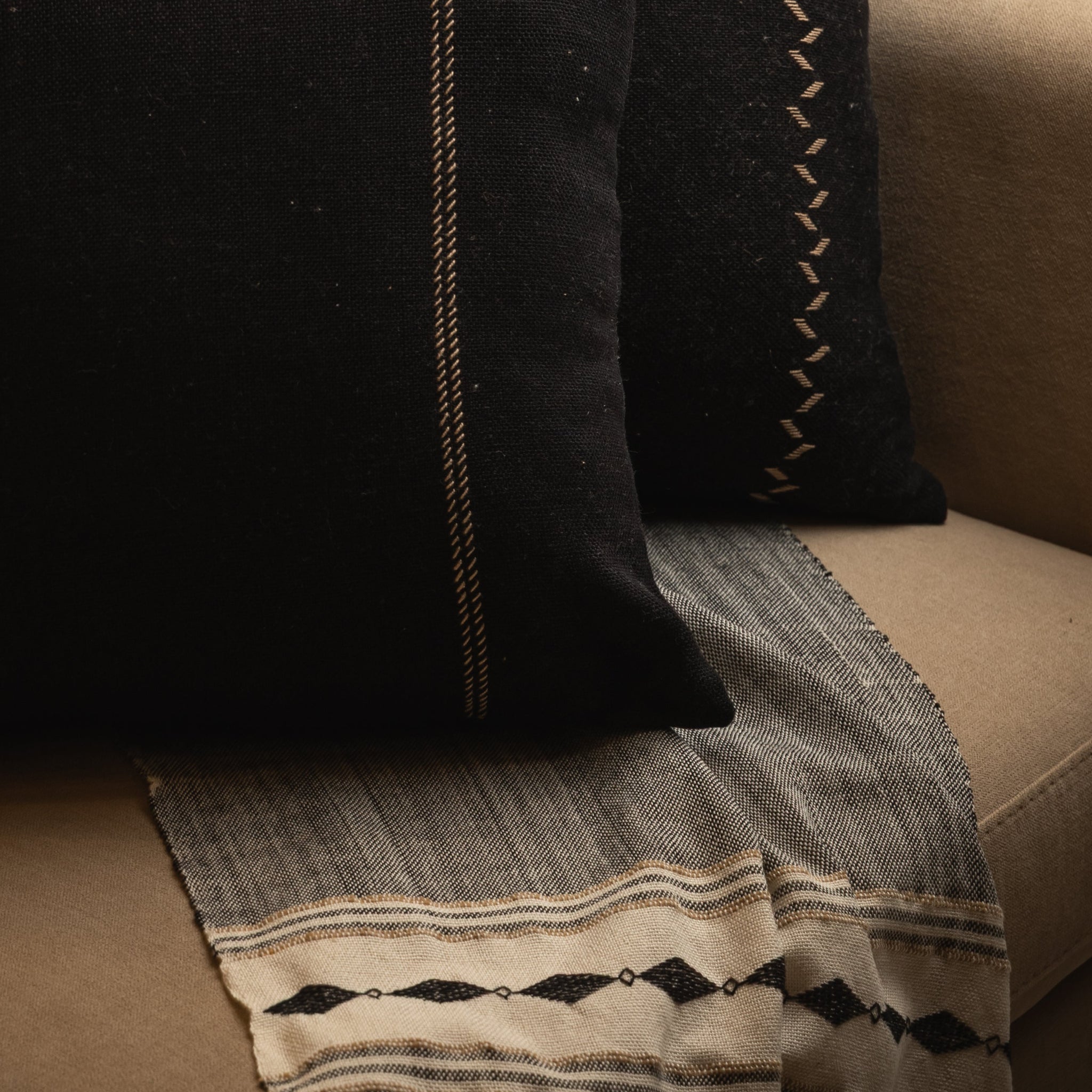 TEJIDO AUTÉNTICO AO PO'I BORDADO - ROMBOS