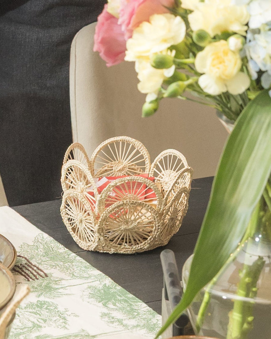 WOVEN DECORATIVE BASKET