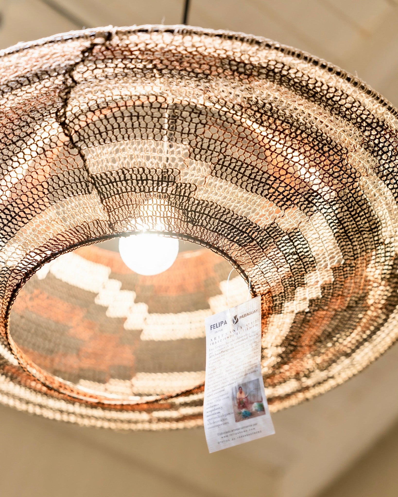 LAMPARA COLGANTE DE CARAGUATÁ - ARTESANÍA INDÍGENA NIVACLÉ