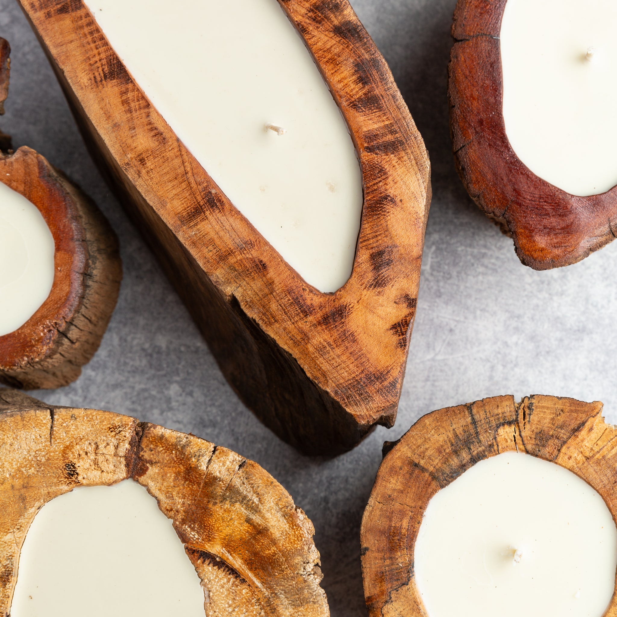 WOODEN LOG CANDLE - AROMAS THAT REACH THE SOUL