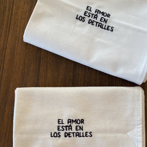 PACK OF 4 NAPKINS ´LOVE IS IN THE DETAILS´